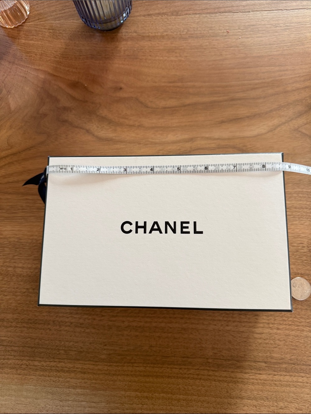 CHANEL Cream Box with Black Logo - Picture 2 of 9